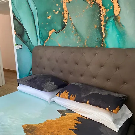 Urban Chic Toledo 4*