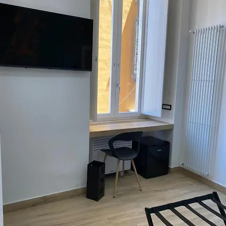 Urban Chic Toledo بيت ضيافة 4*